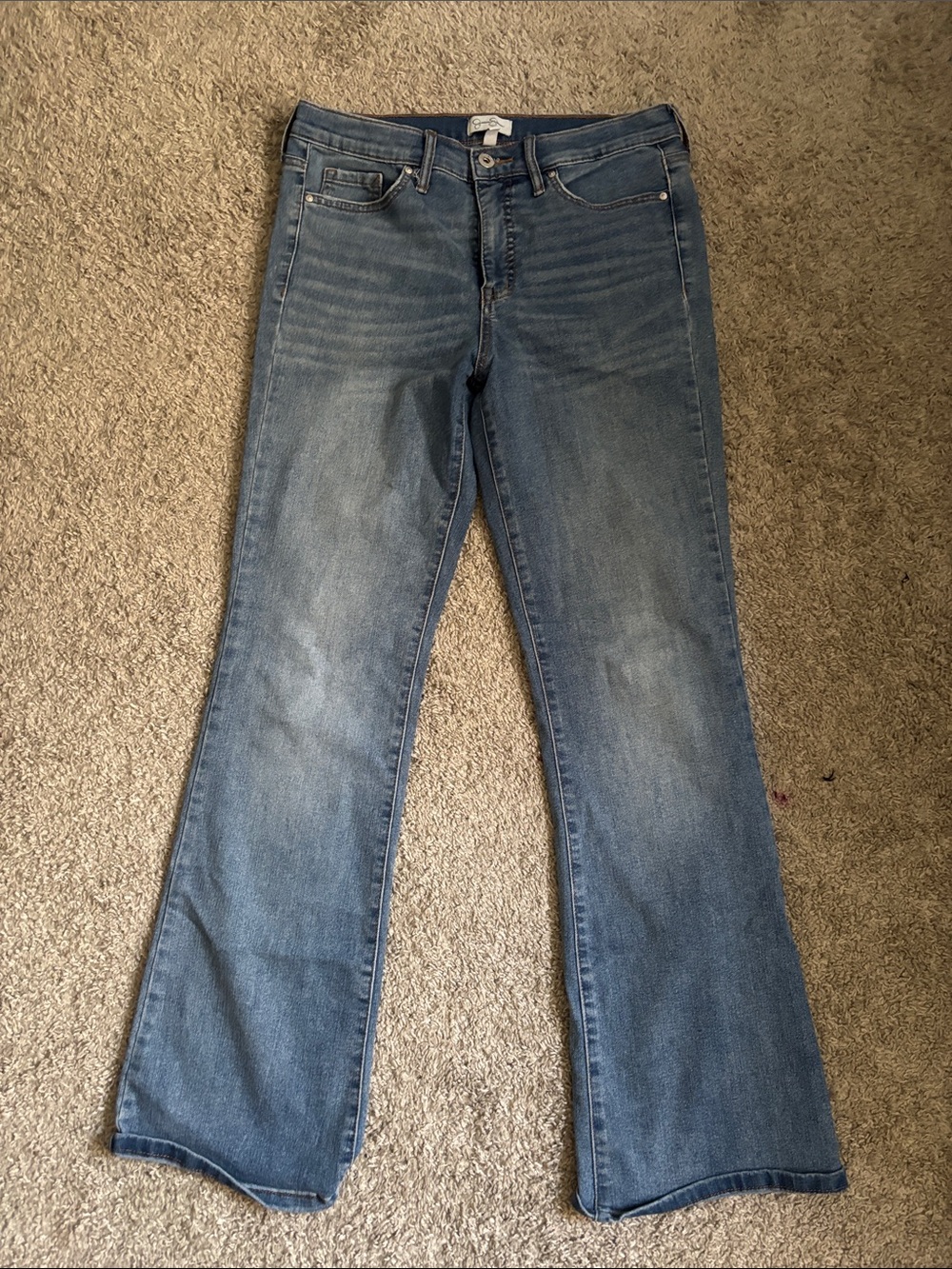 Medium Wash Flare Jeans in Blue